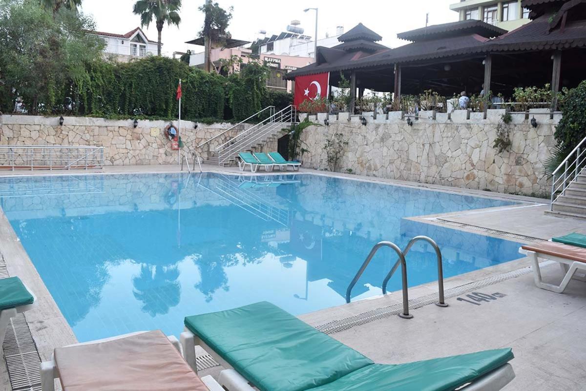 Ares City Hotel ケメル エクステリア 写真
